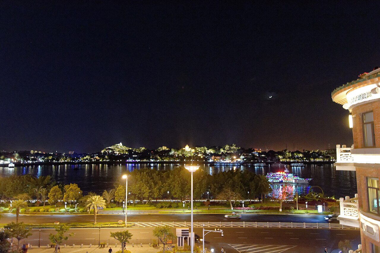 厦门海岸与鼓浪屿夜景